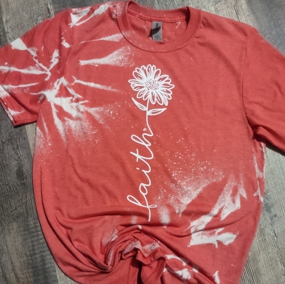 Minimalist Faith T-Shirt - Picture 2 of 3